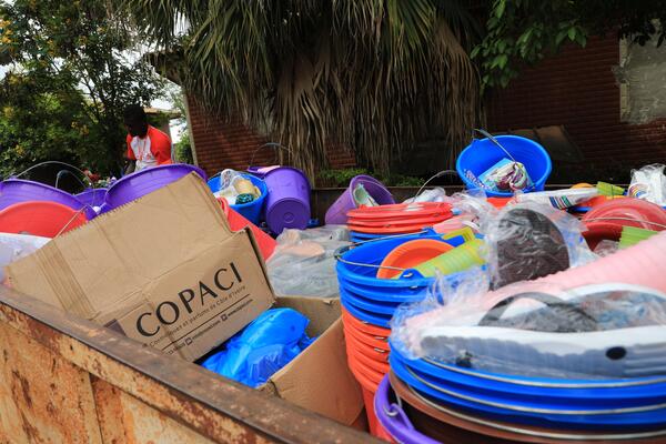 image de La distribution de vivres et de non- vivres à 300 femmes rurales